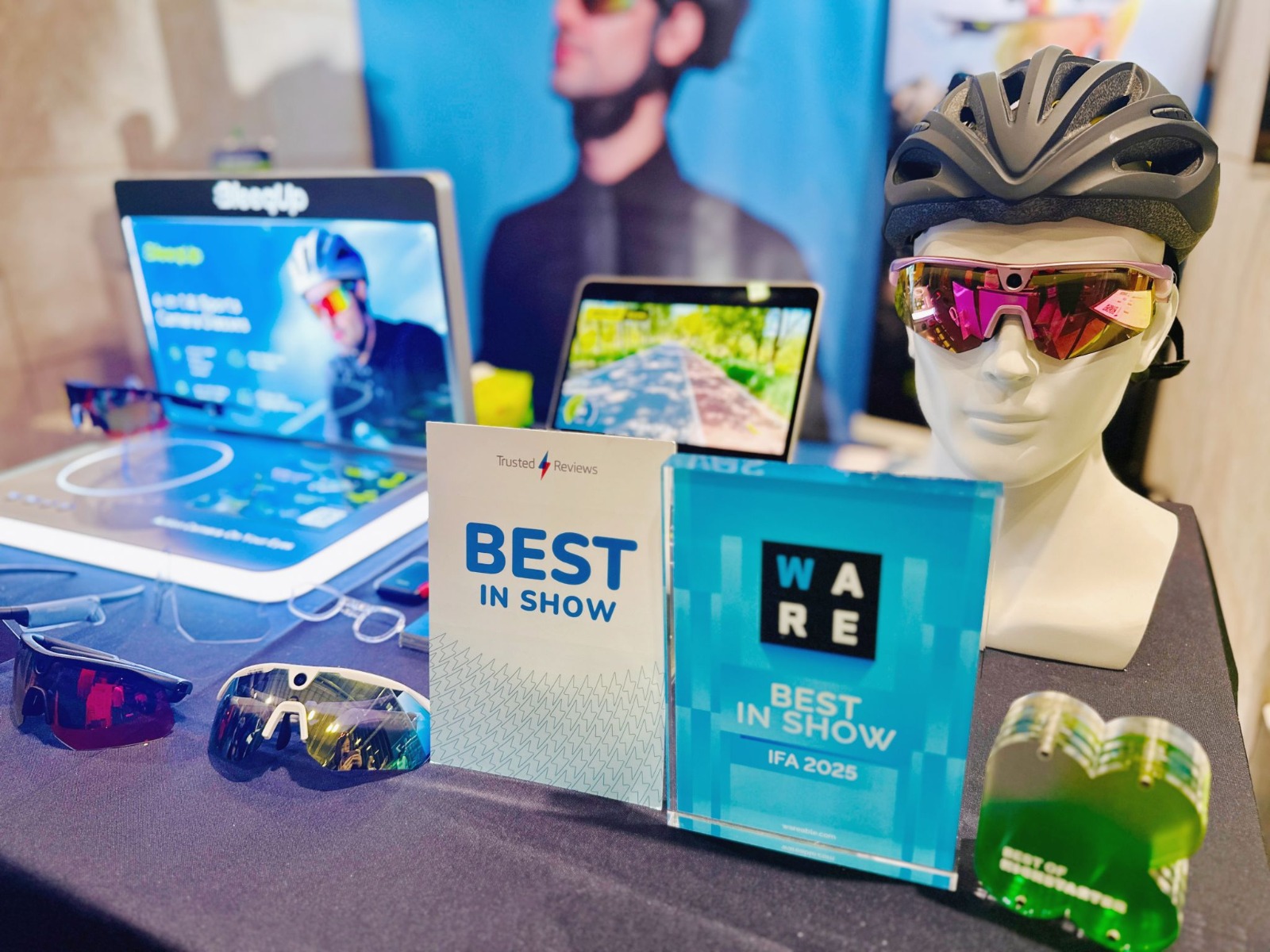 BleeqUp ranger glasses are listed on the table, with helmt and display